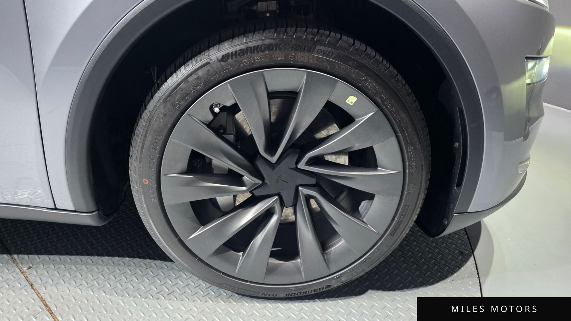 Tesla Model Y 2025 — миниатюра 7