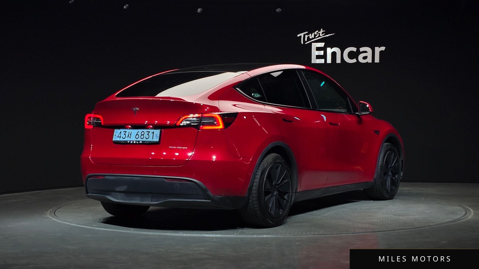 Tesla Model Y 2021 — миниатюра 2