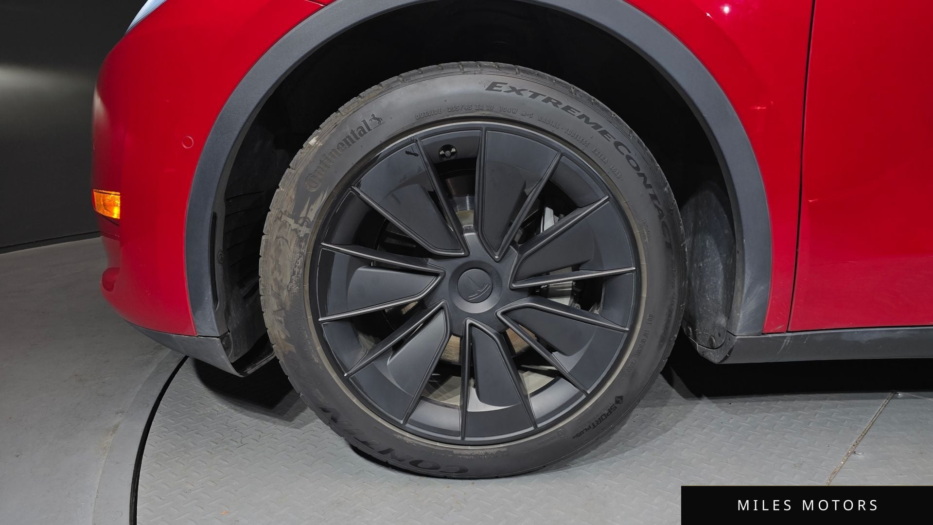 Tesla Model Y 2021 — миниатюра 5