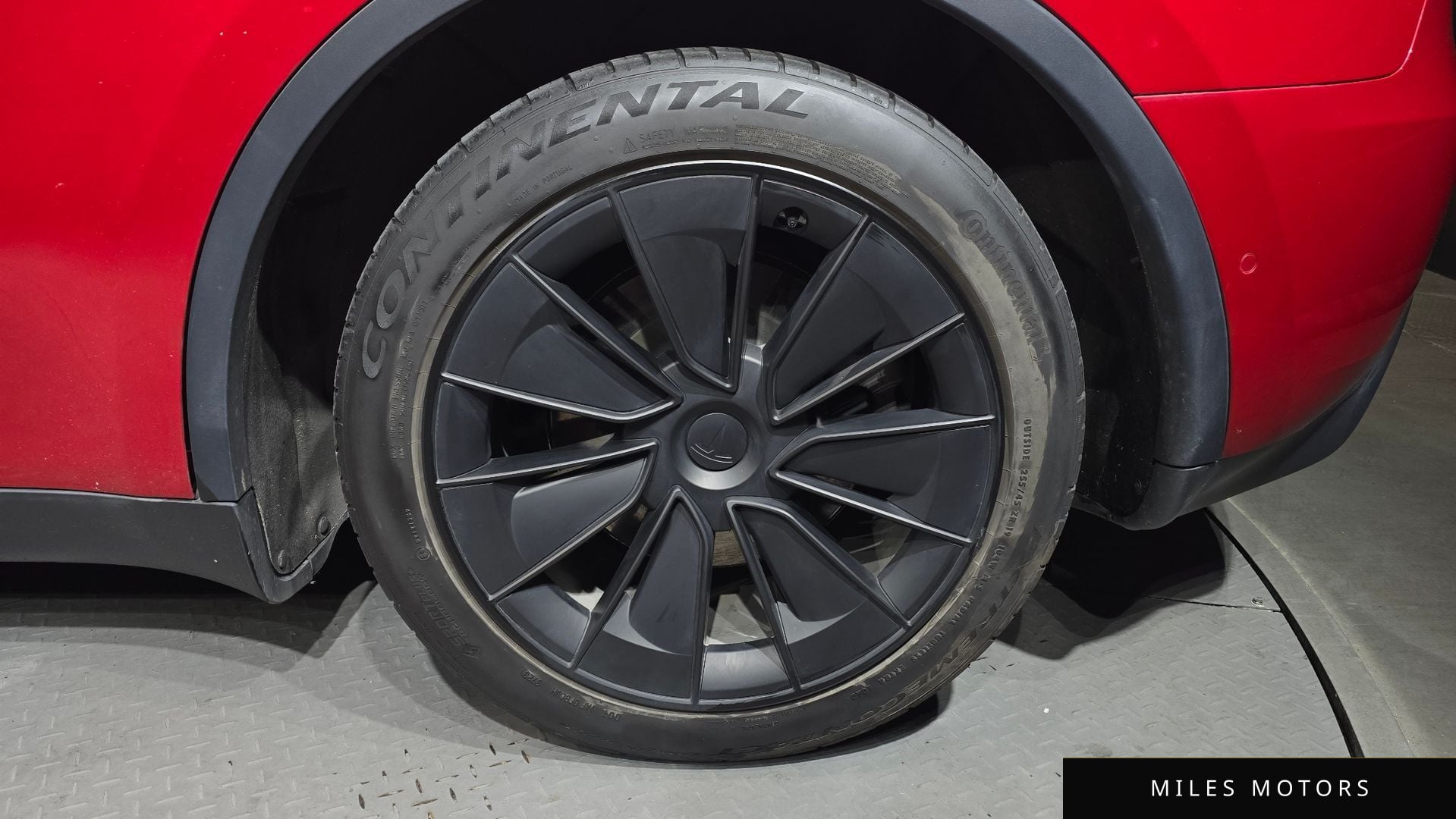 Tesla Model Y 2021 — миниатюра 7