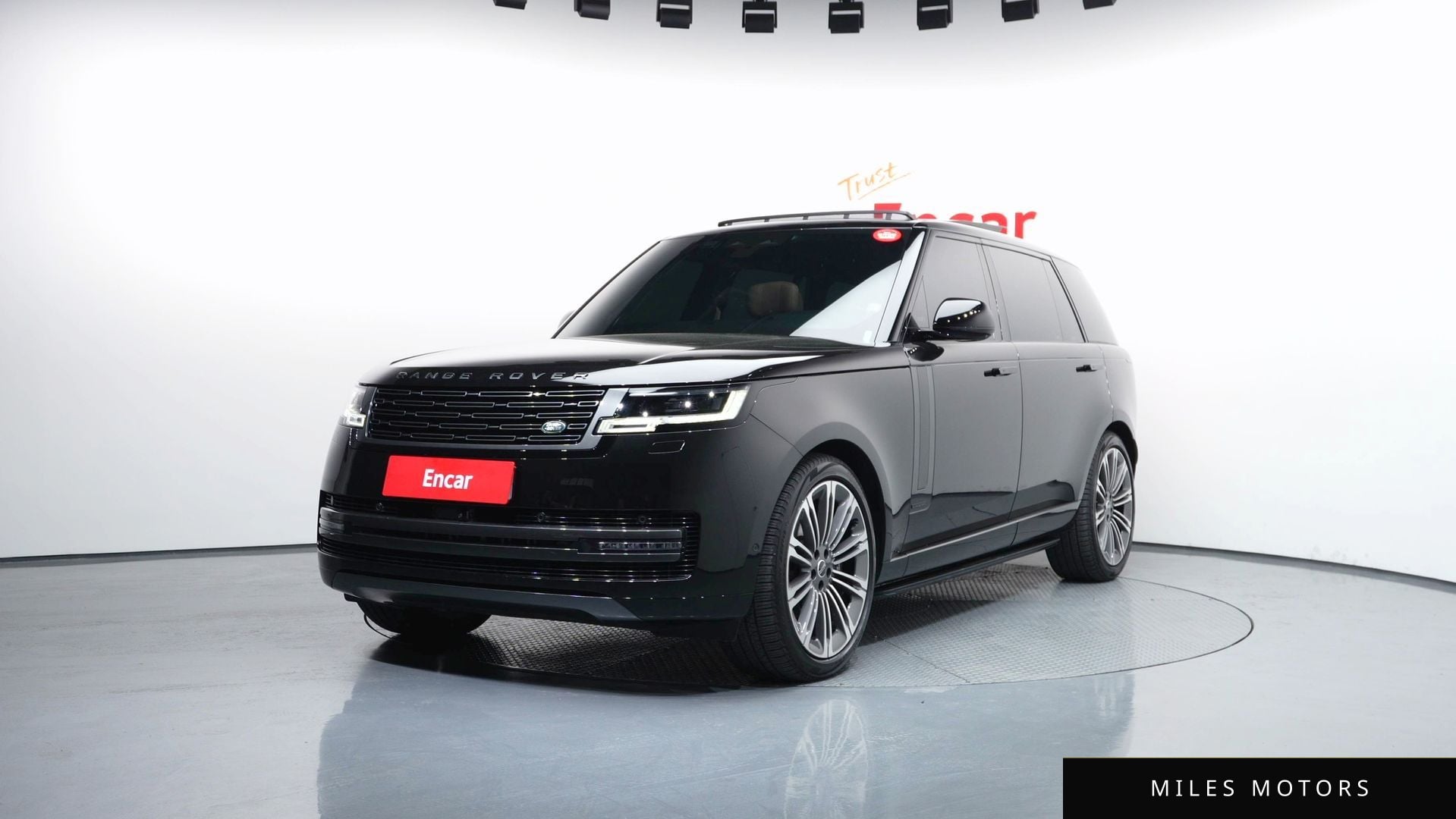 Land Rover Range Rover 2024 — фото 1 из 12