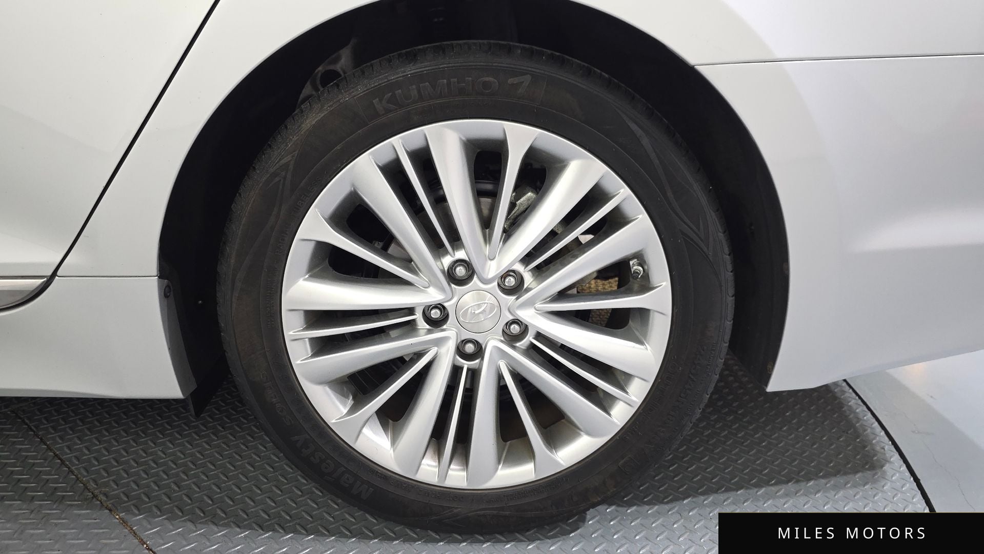 Hyundai Aslan 2016 — миниатюра 6