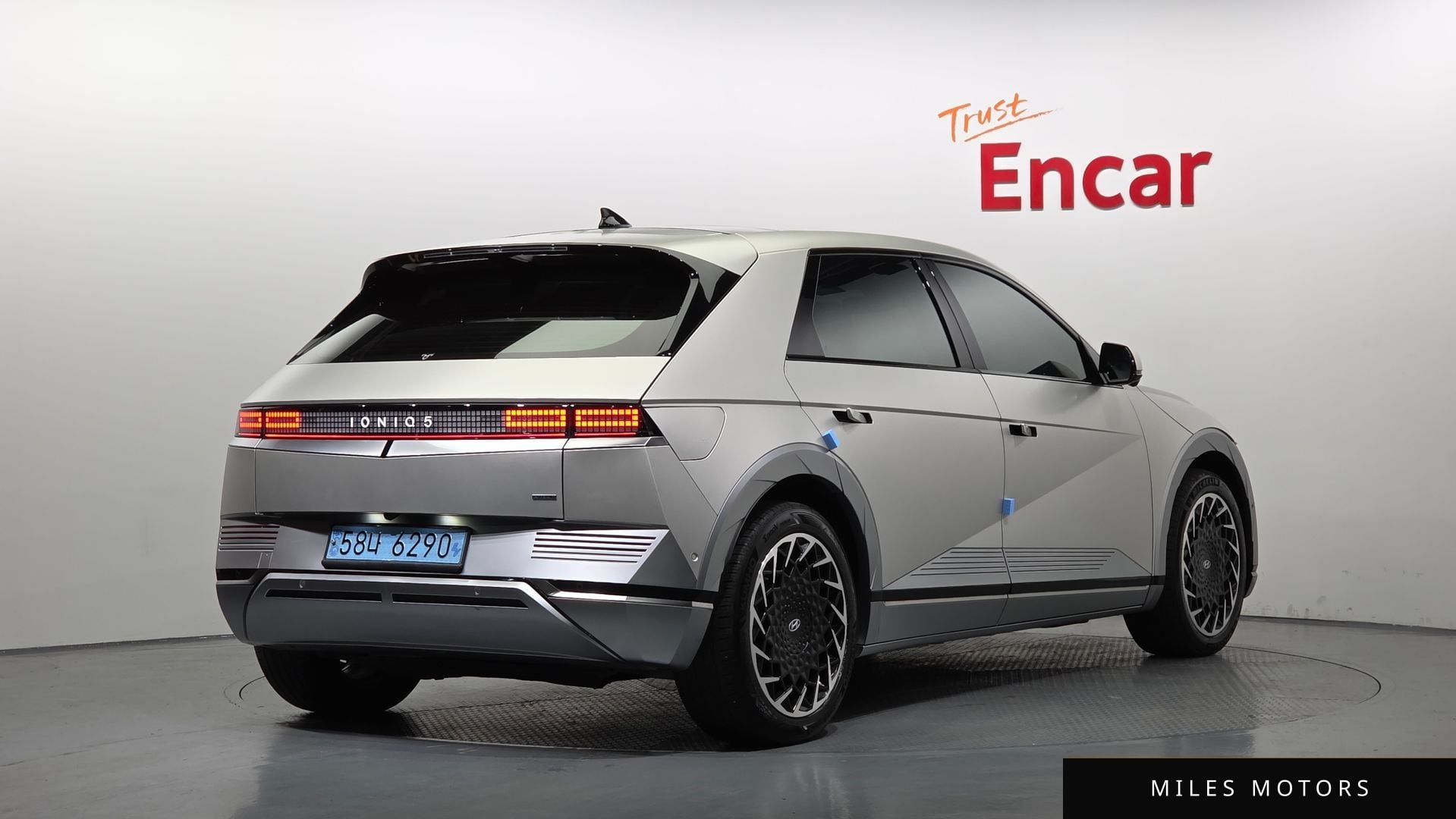 Hyundai Ioniq5 2022 — миниатюра 2