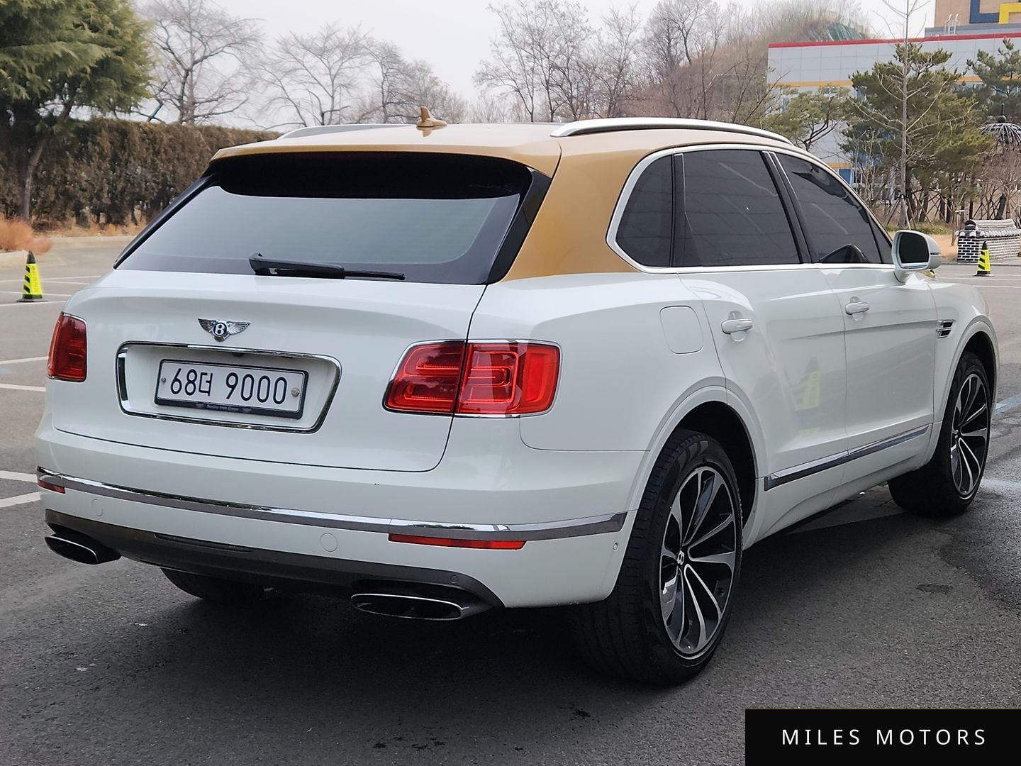 Bentley Bentayga 2017 — миниатюра 2