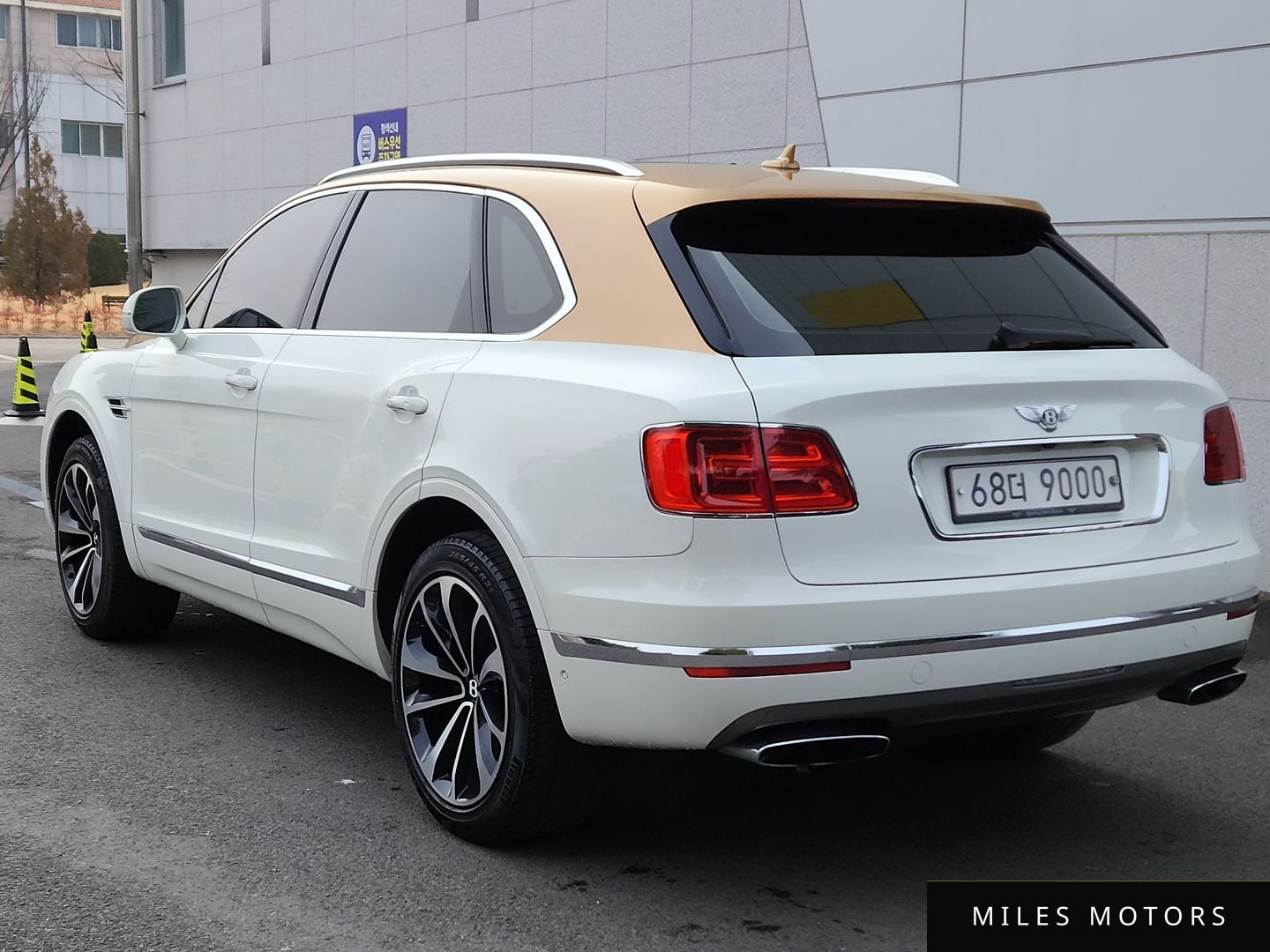 Bentley Bentayga 2017 — миниатюра 4