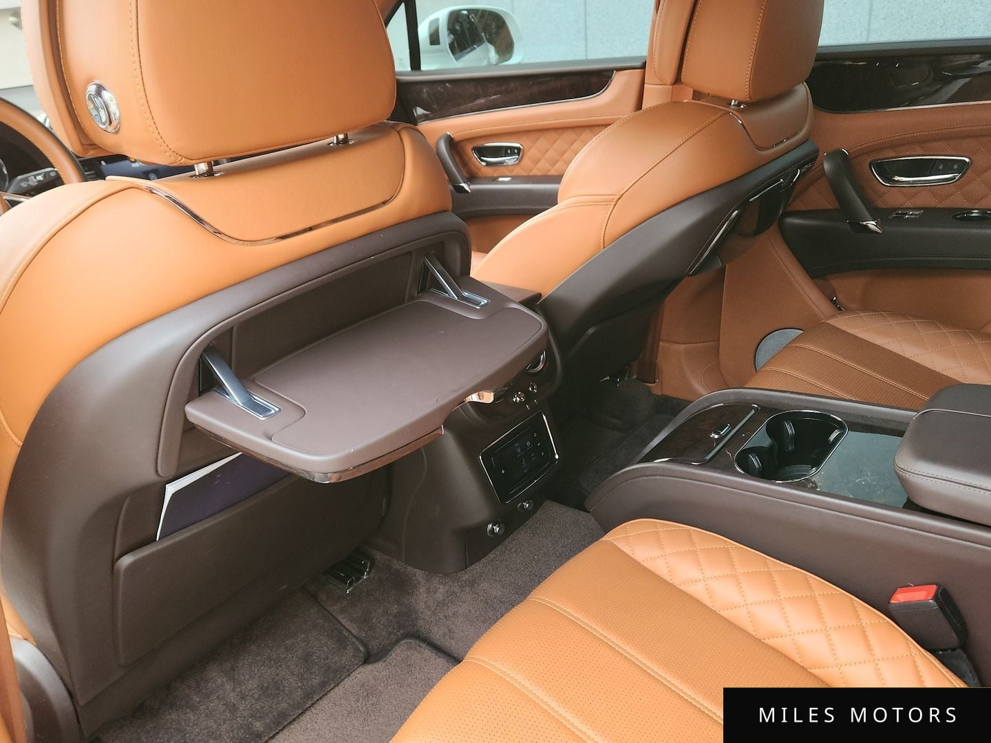 Bentley Bentayga 2017 — миниатюра 9
