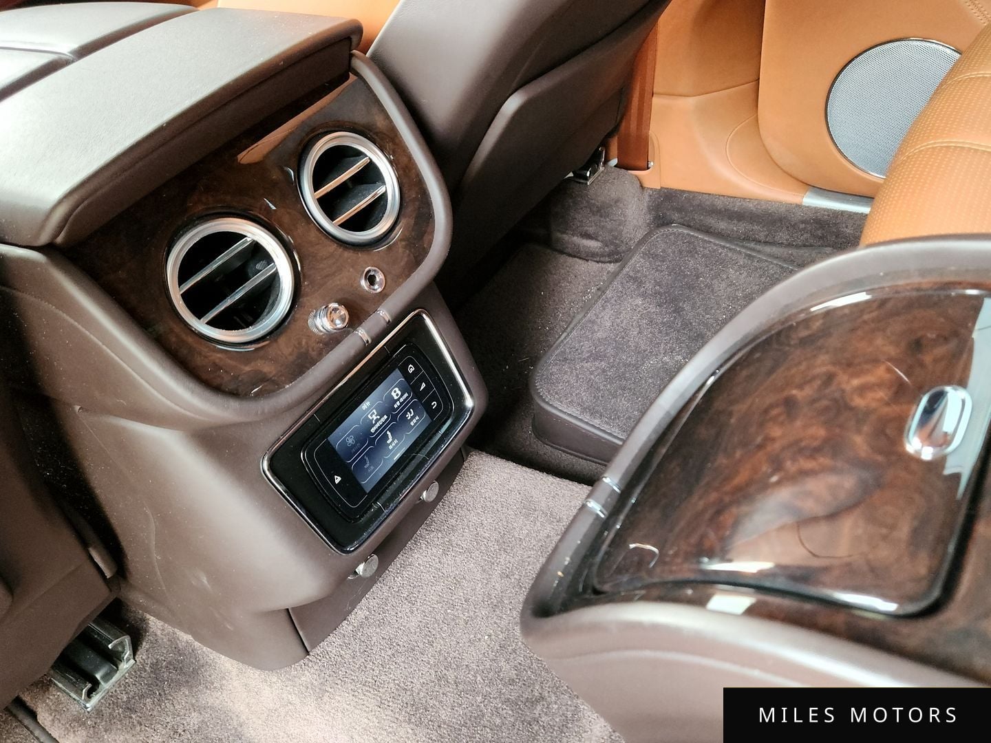 Bentley Bentayga 2017 — миниатюра 12