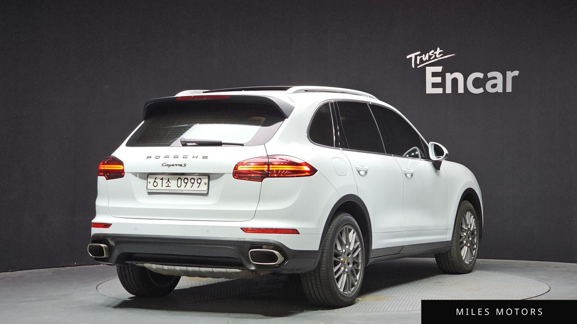 Porsche Cayenne 2016 — миниатюра 2
