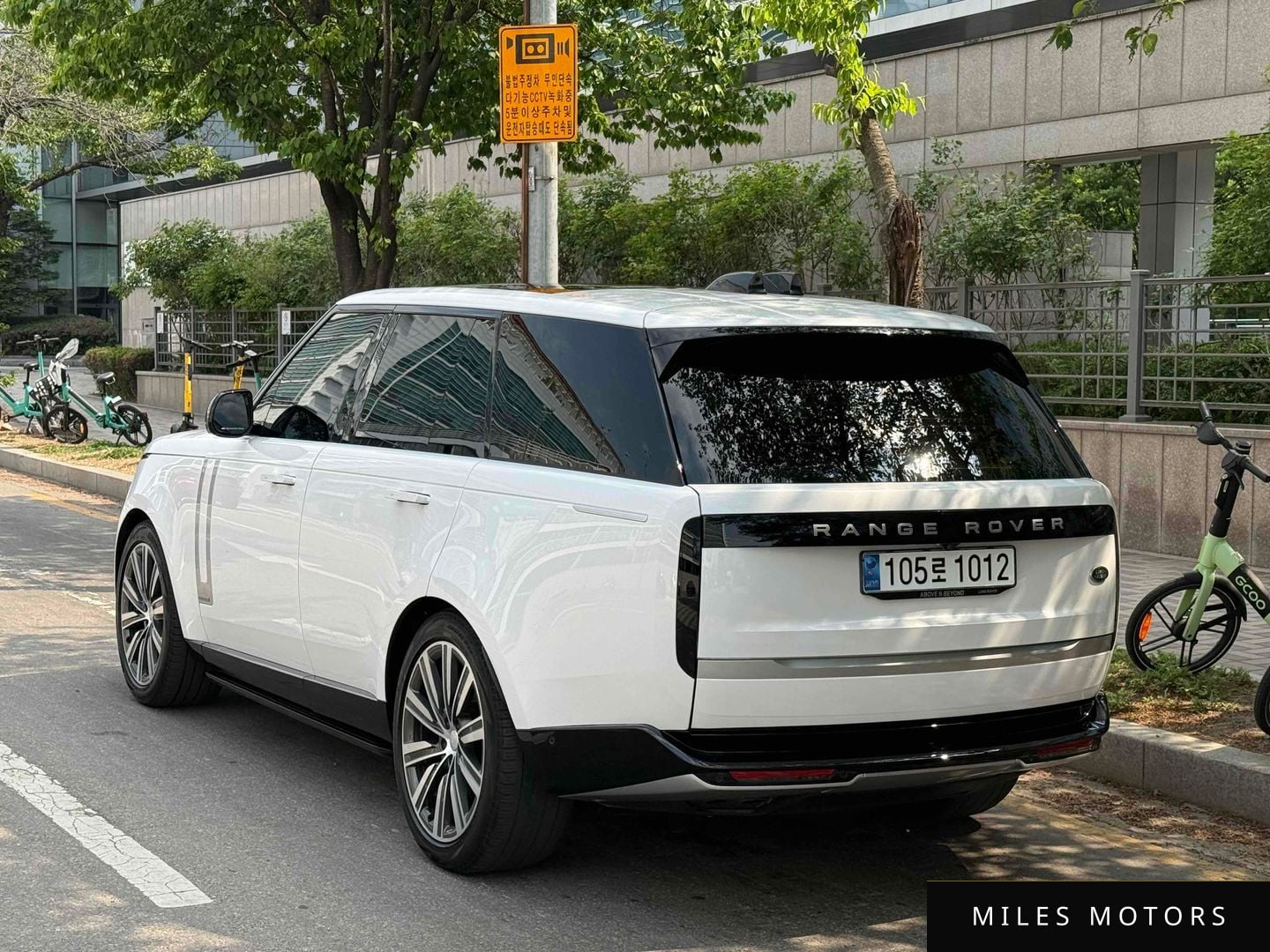 Land Rover Range Rover 2023 — миниатюра 3