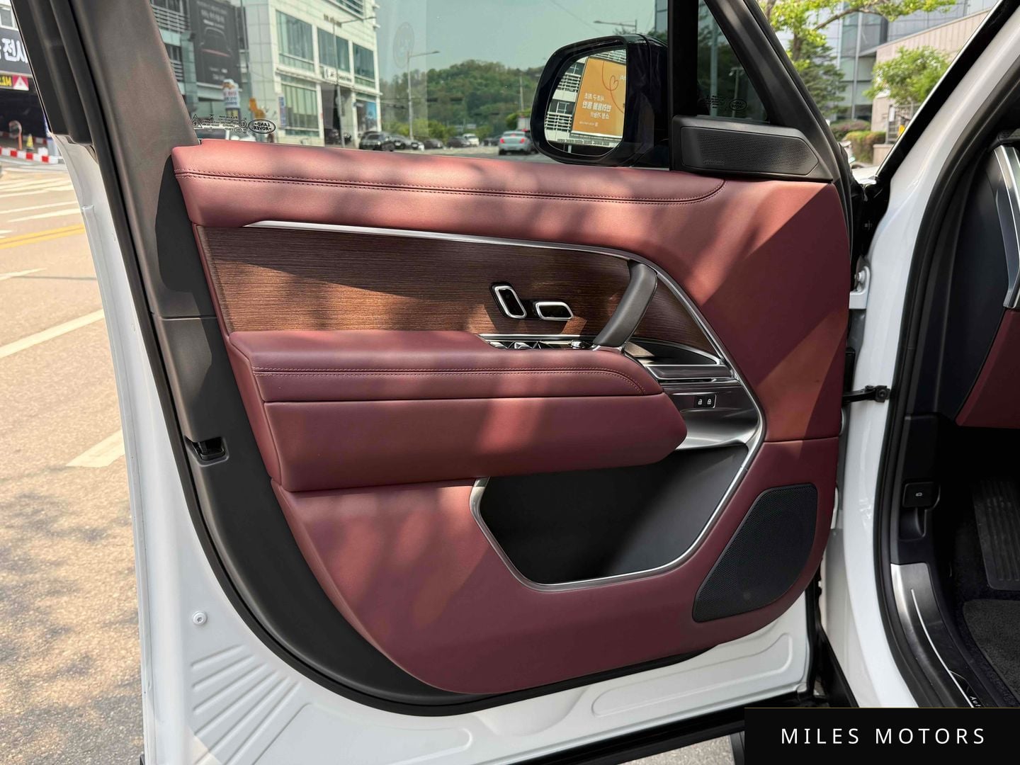 Land Rover Range Rover 2023 — миниатюра 9