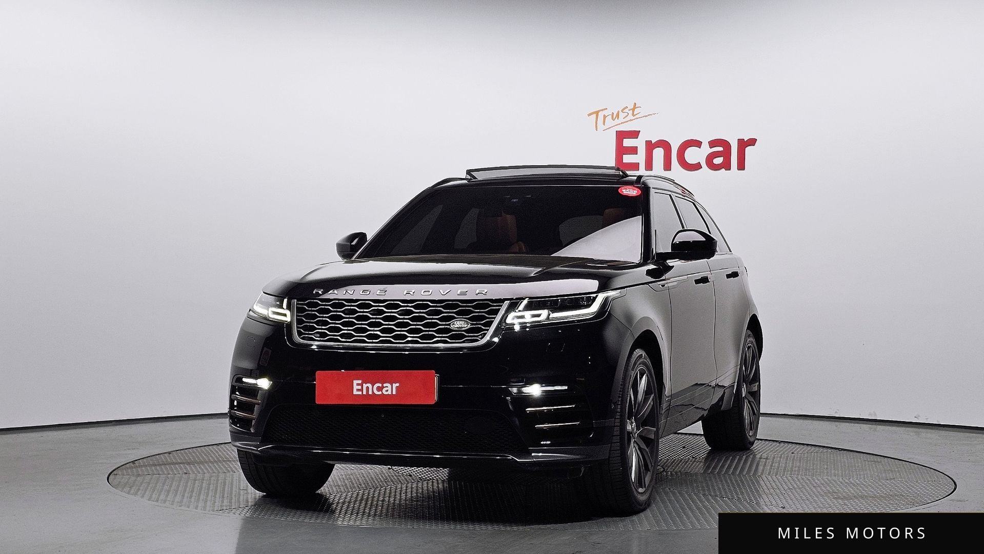 Land Rover Range Rover Velar 2019 — миниатюра 3