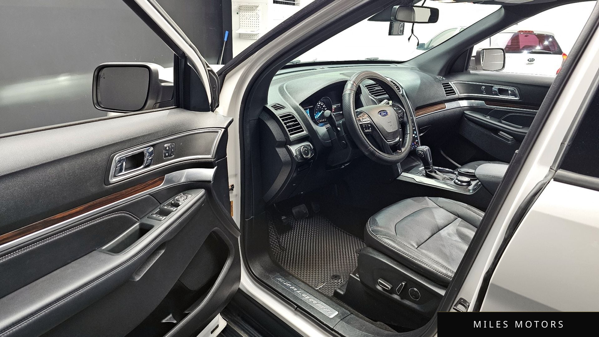 Ford Explorer 2018 — миниатюра 10