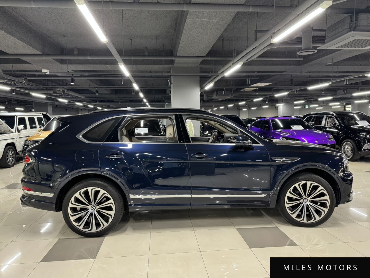 Bentley Bentayga 2021 — миниатюра 2