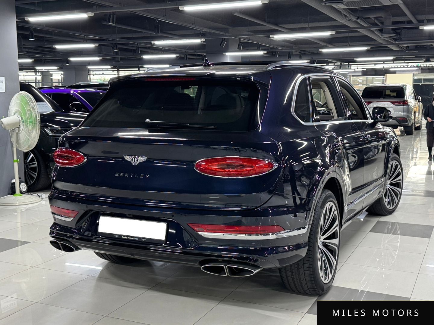Bentley Bentayga 2021 — миниатюра 3