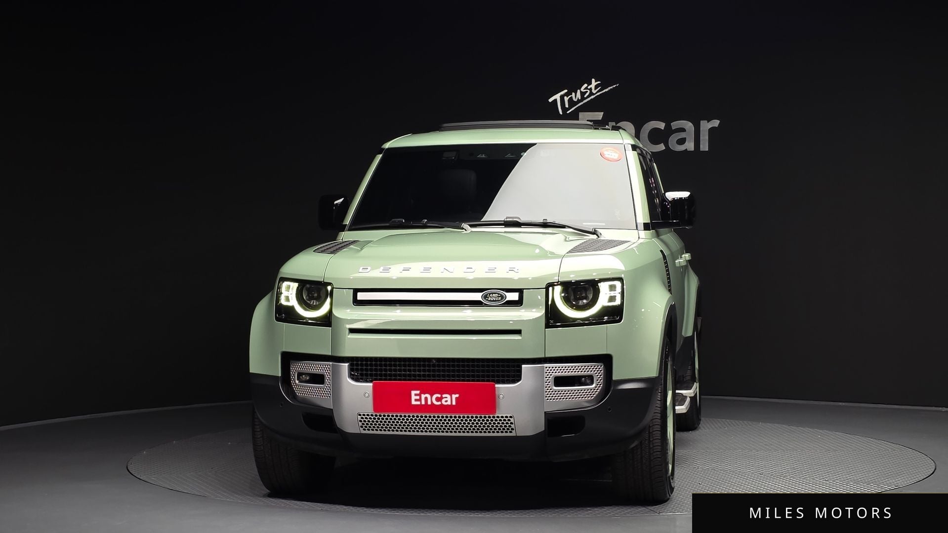 Land Rover Defender 2023 — миниатюра 3