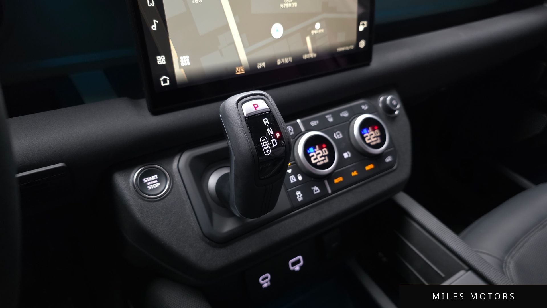 Land Rover Defender 2023 — миниатюра 12