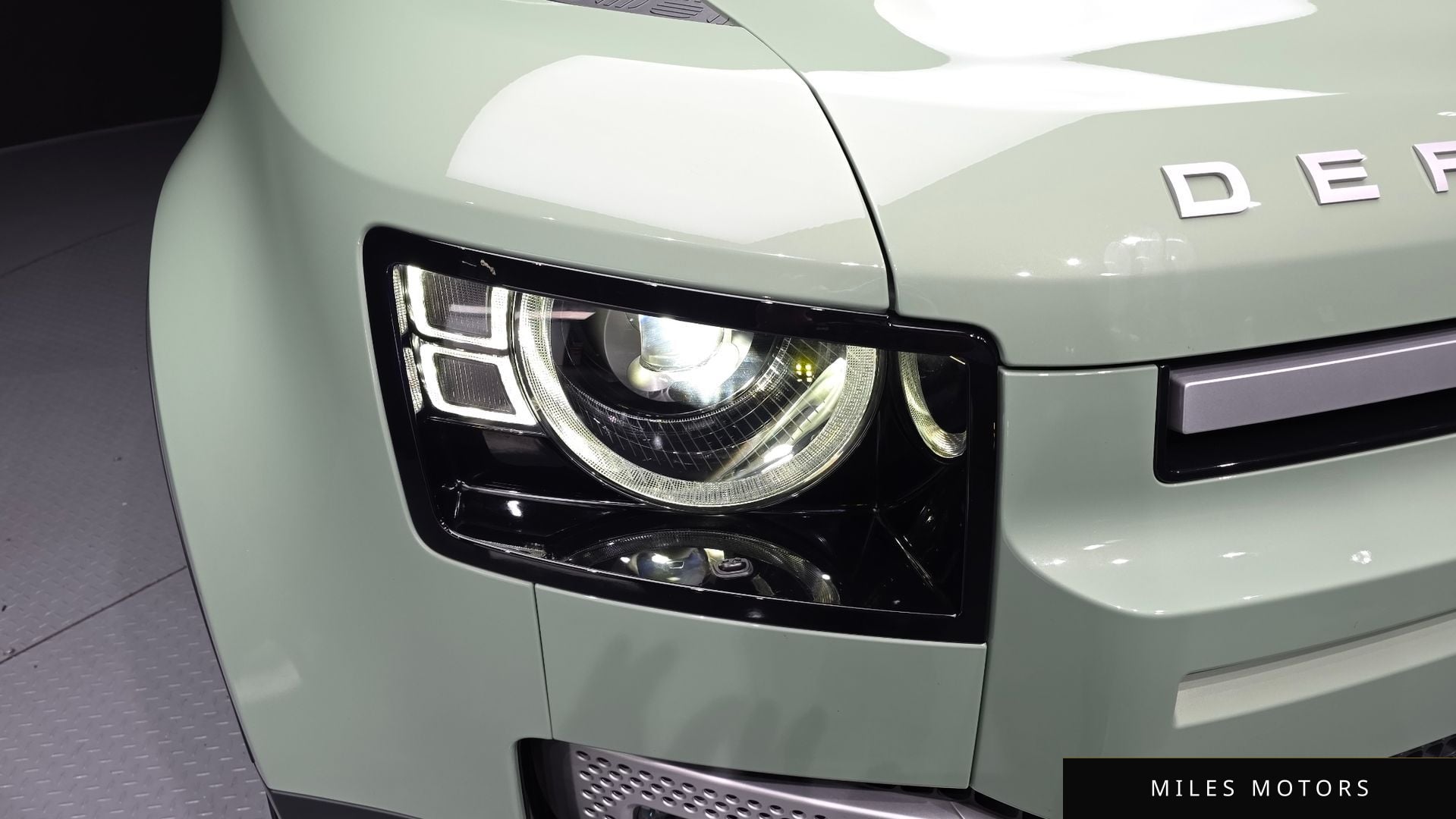 Land Rover Defender 2023 — миниатюра 8