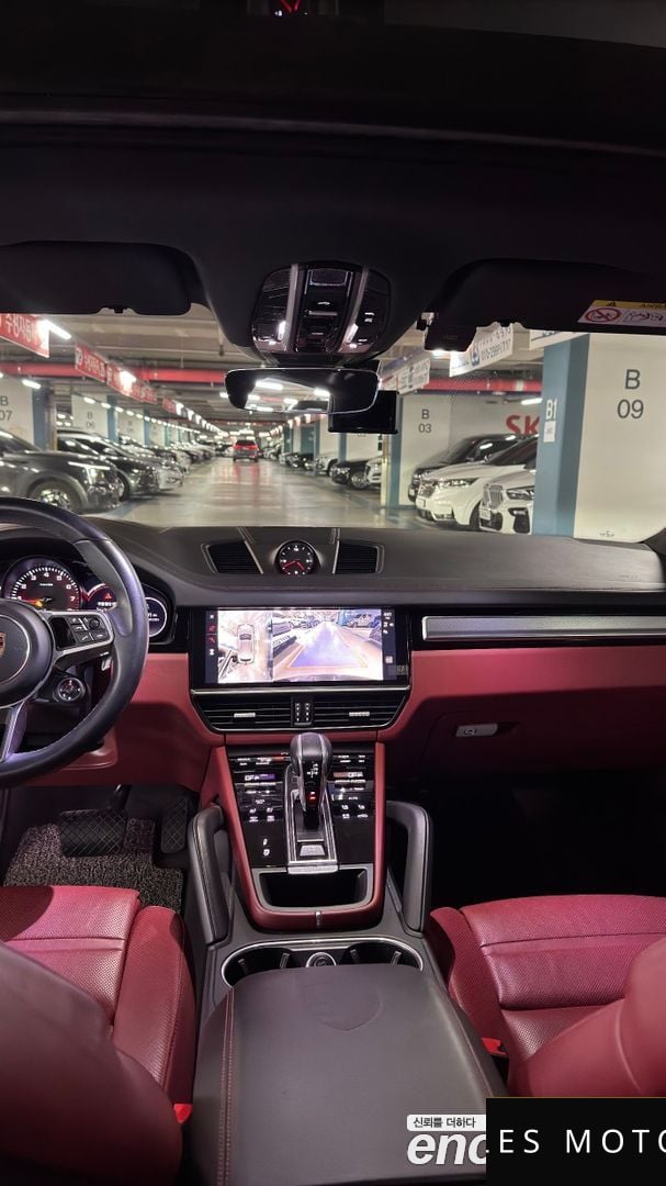 Porsche Cayenne 2023 — миниатюра 6