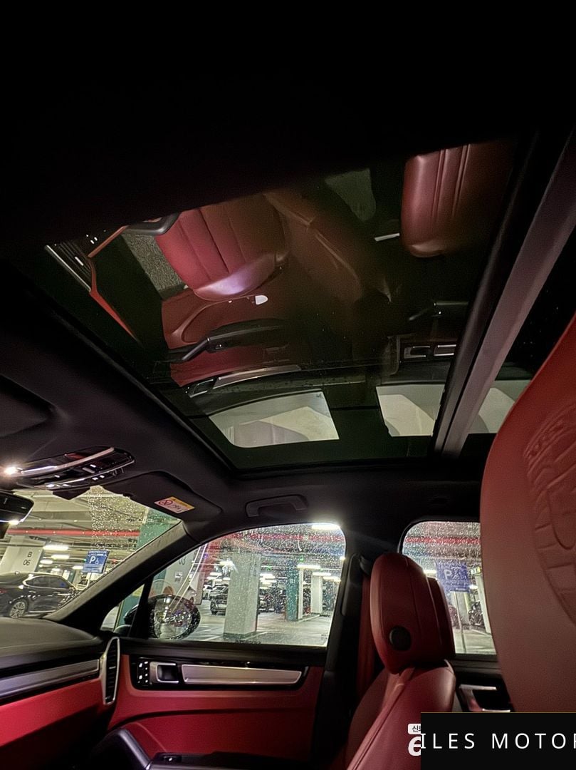 Porsche Cayenne 2023 — миниатюра 10