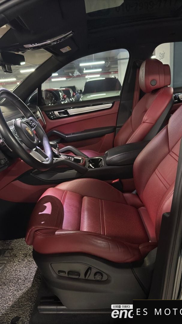Porsche Cayenne 2023 — миниатюра 11