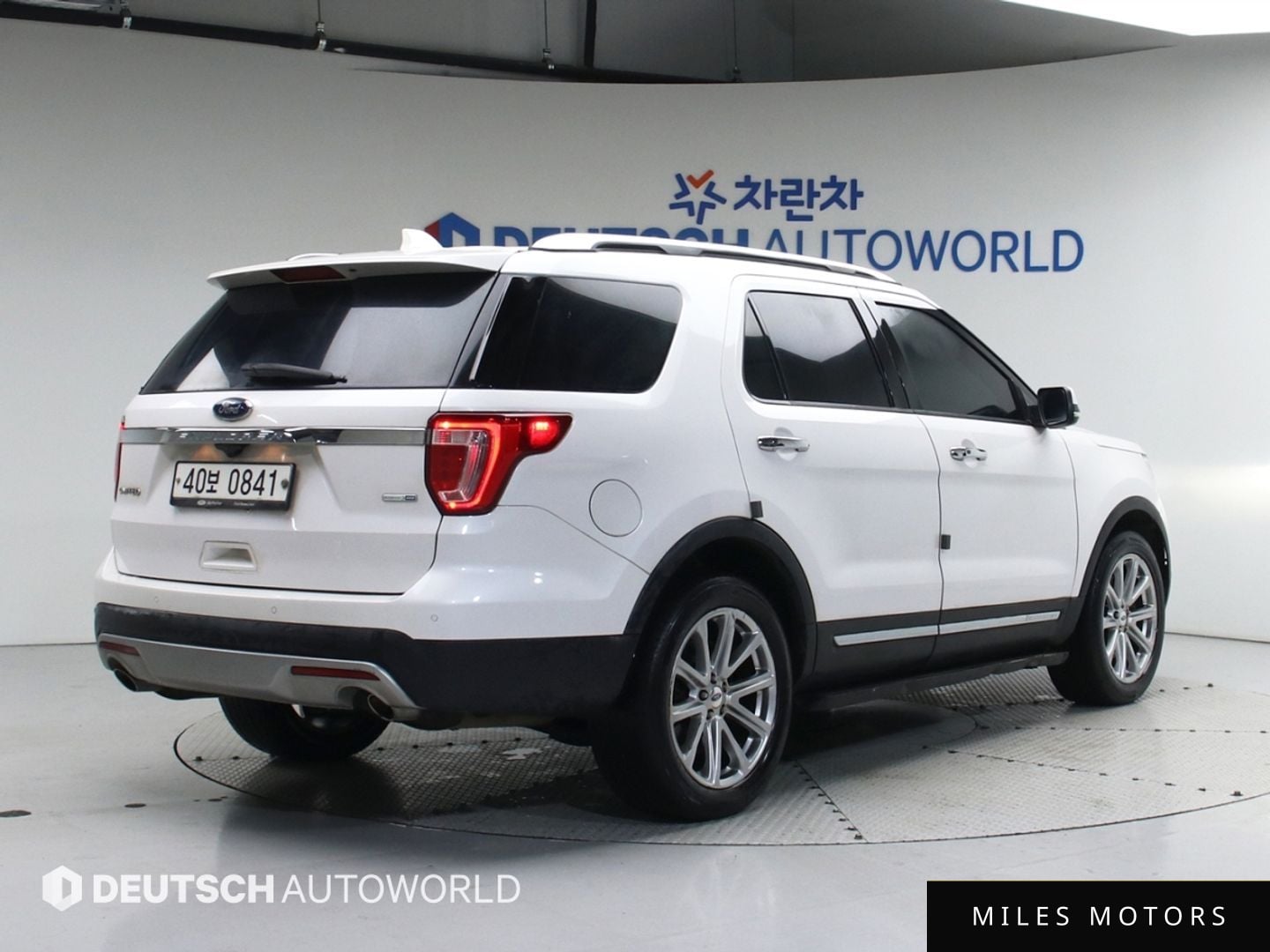 Ford Explorer 2016 — миниатюра 2