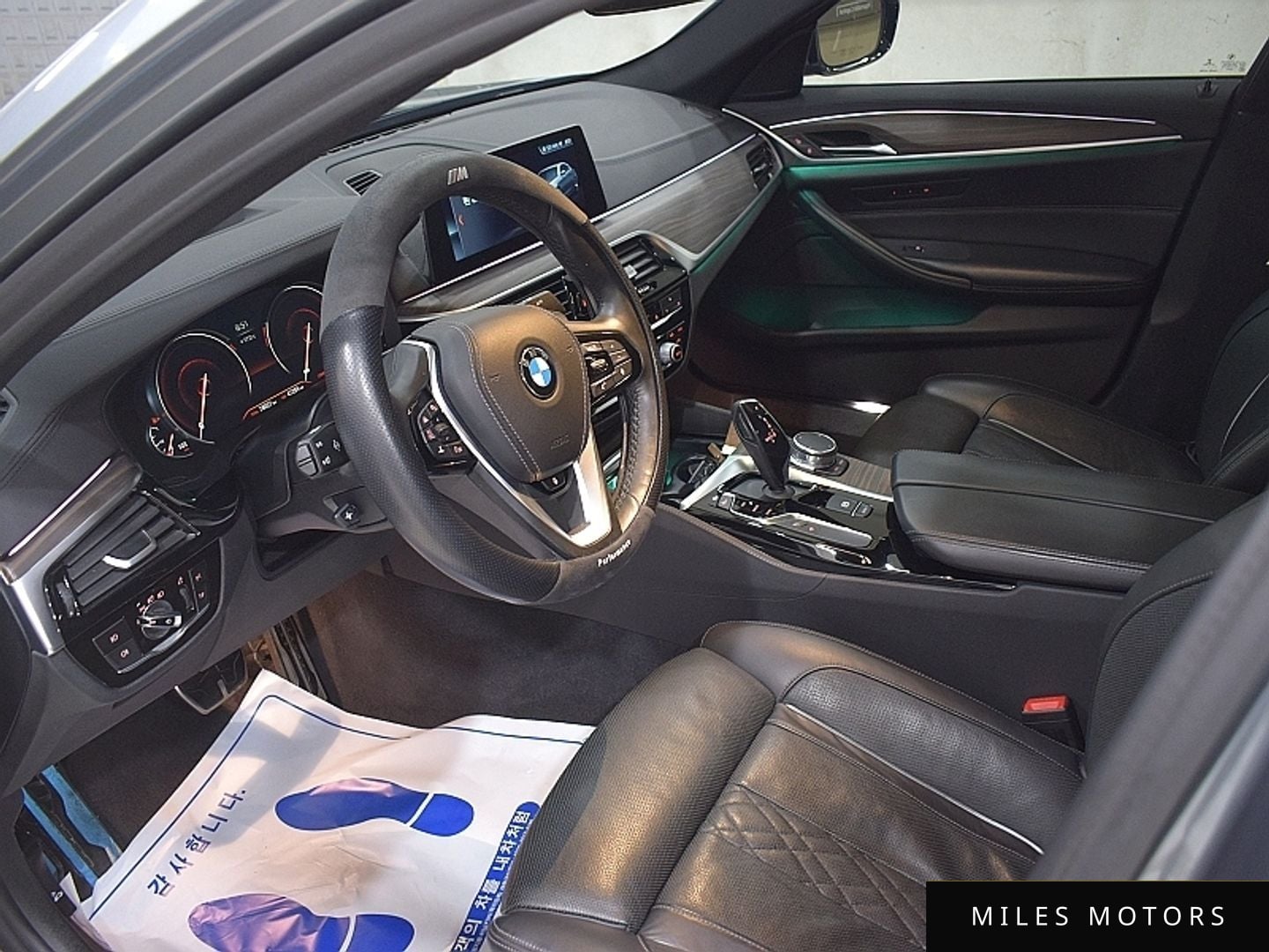 BMW 5 Series (G30) 2018 — миниатюра 5