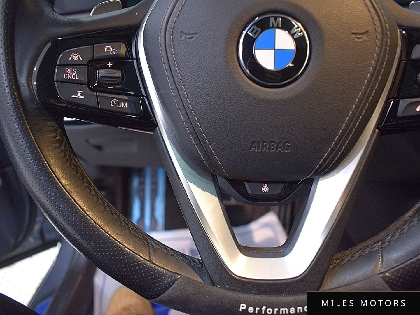 BMW 5 Series (G30) 2018 — миниатюра 7