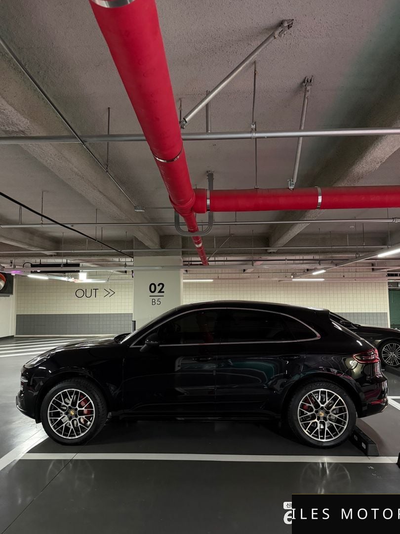 Porsche Macan 2018 — миниатюра 3