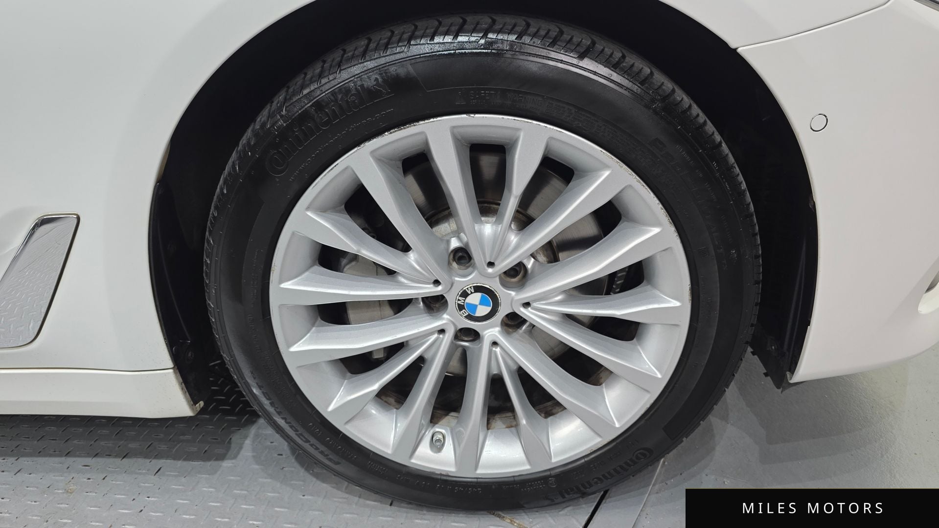 BMW 5 Series (G30) 2019 — миниатюра 7