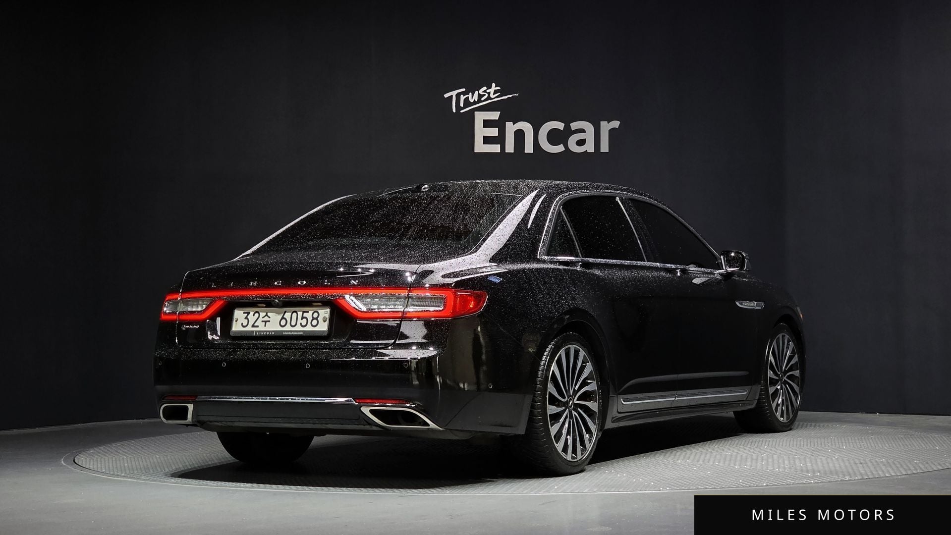 Lincoln Continental 2017 — миниатюра 2