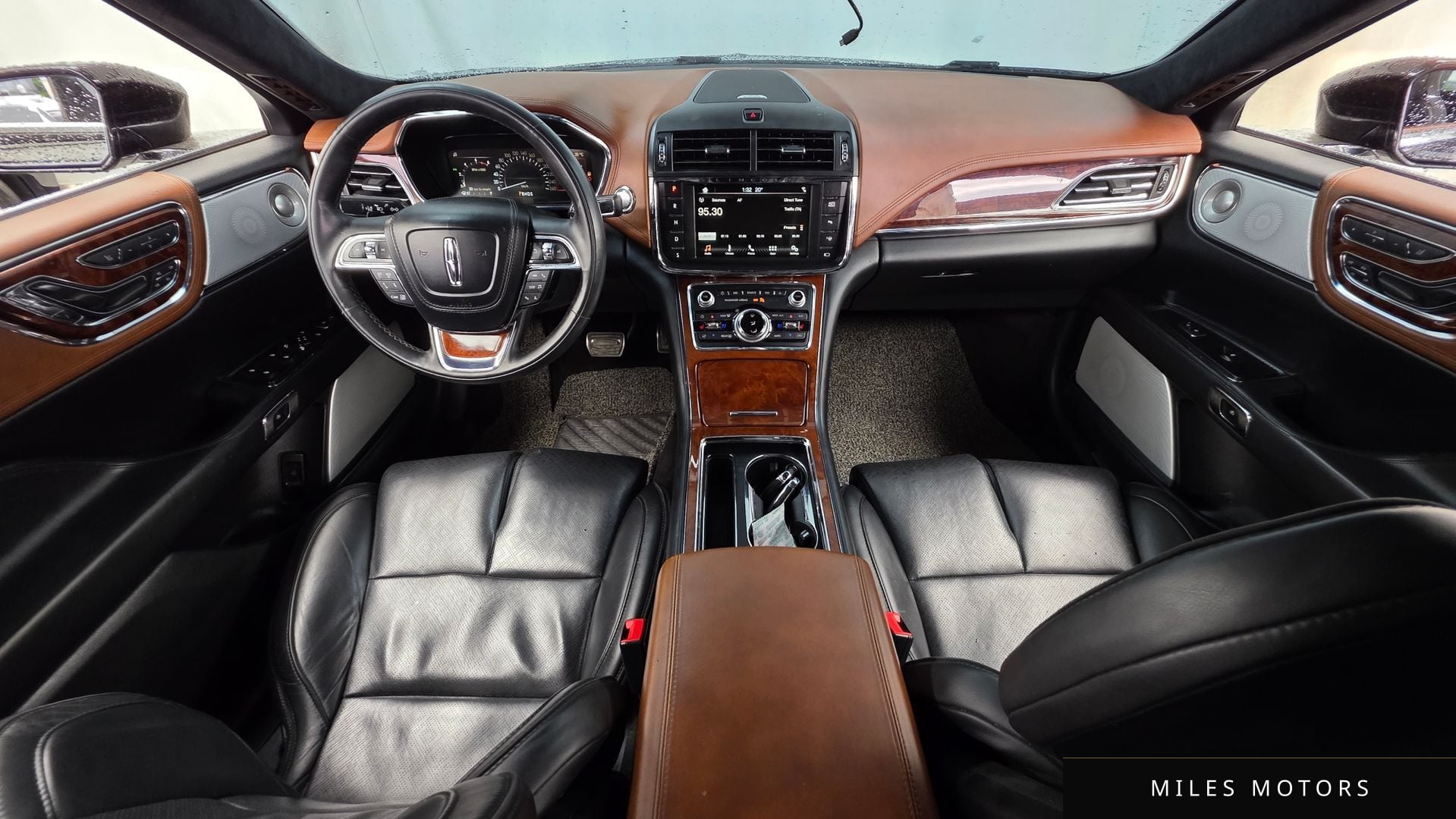 Lincoln Continental 2017 — миниатюра 7