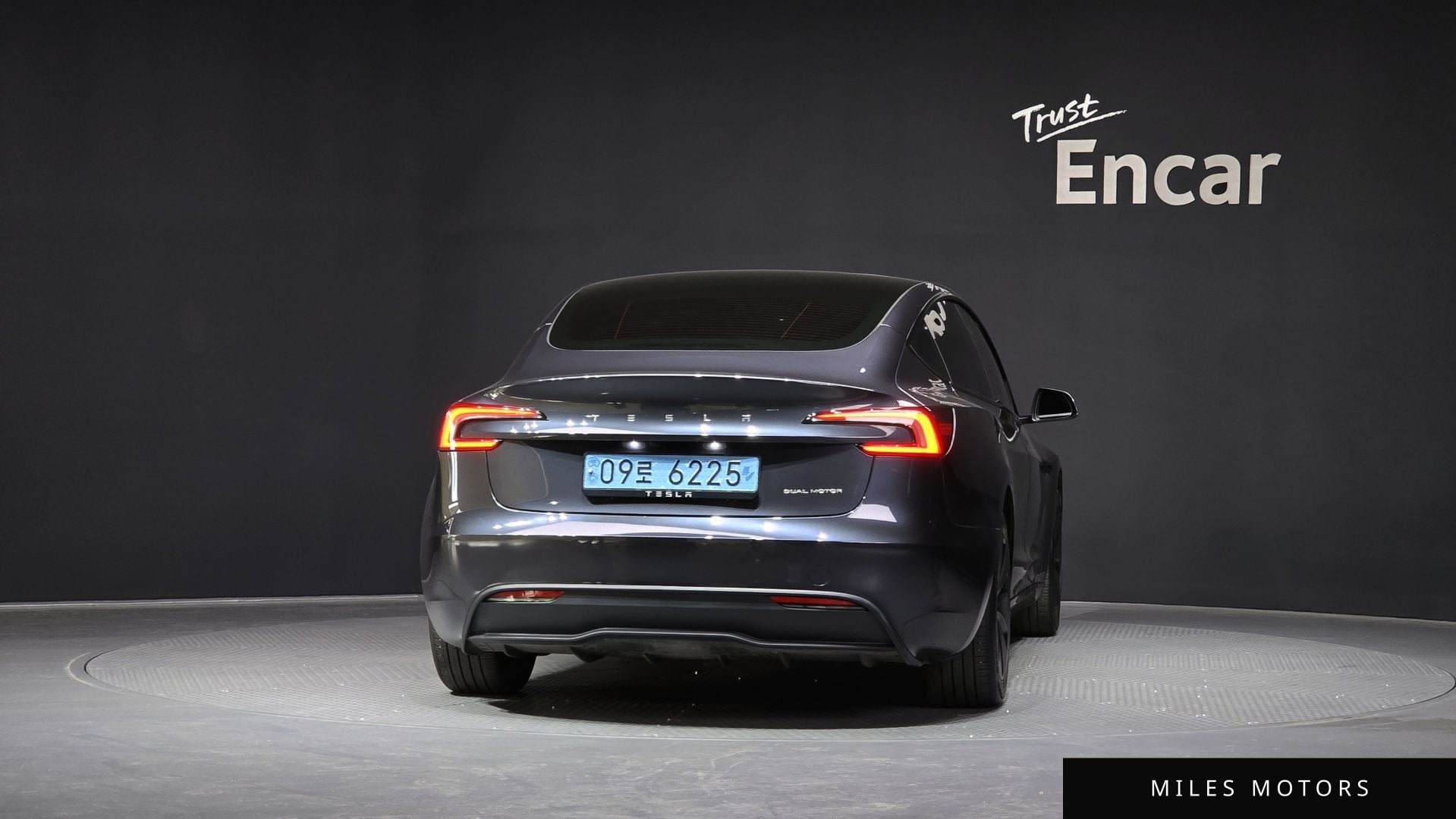 Tesla Model 3 2024 — миниатюра 4