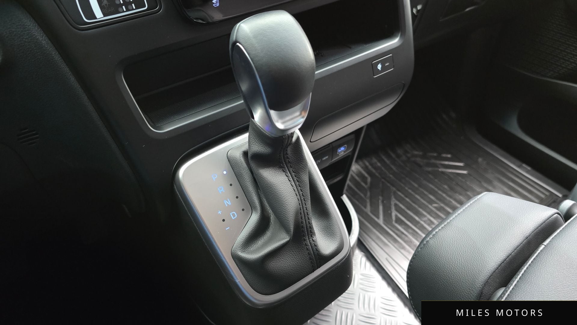 Hyundai Staria 2025 — миниатюра 12