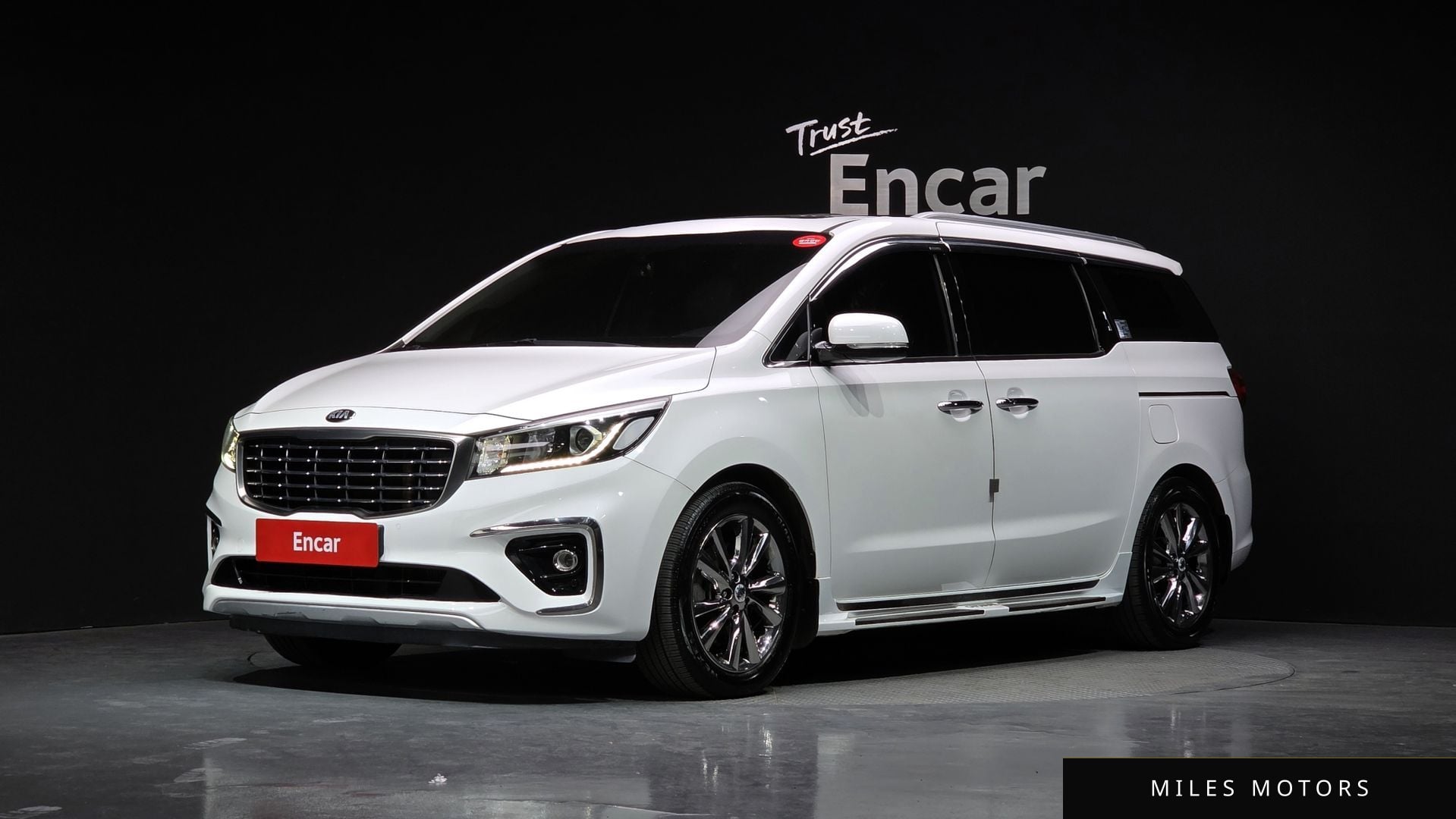 Kia Canival 2019 — фото 1 из 12