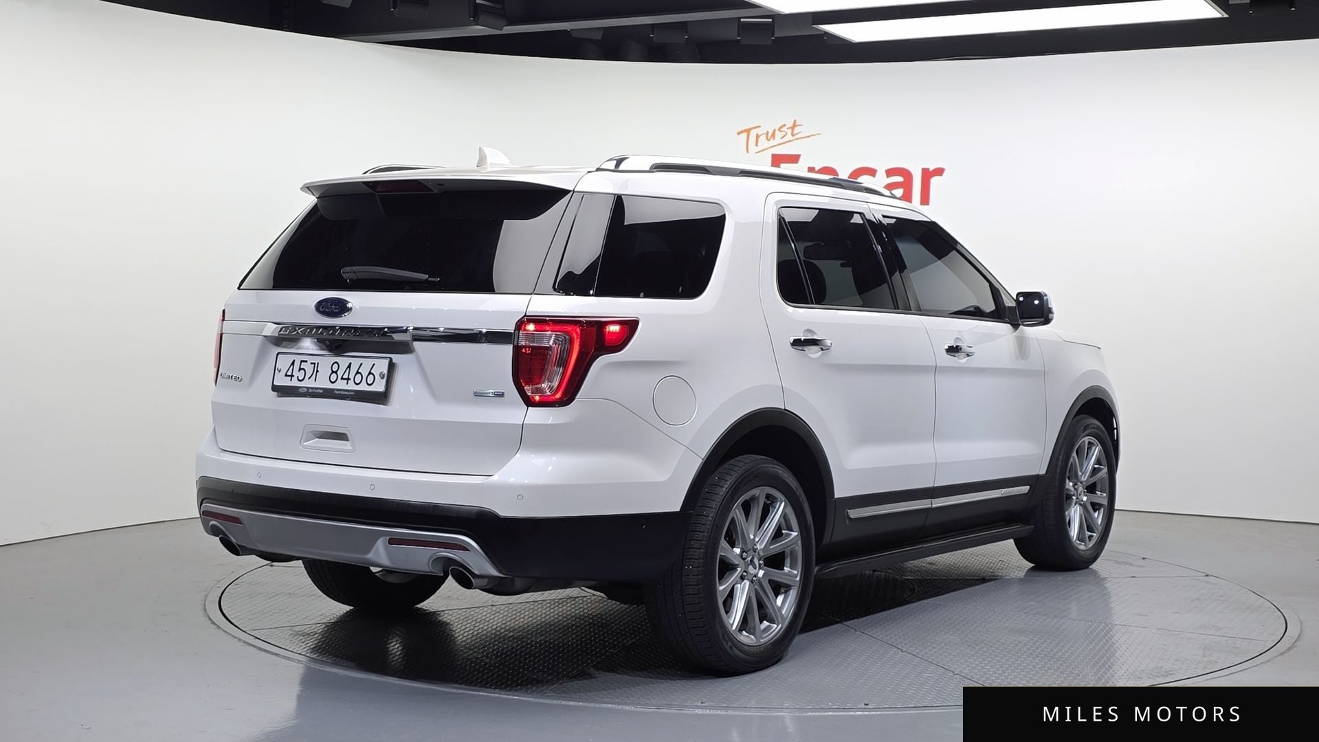 Ford Explorer 2017 — миниатюра 2
