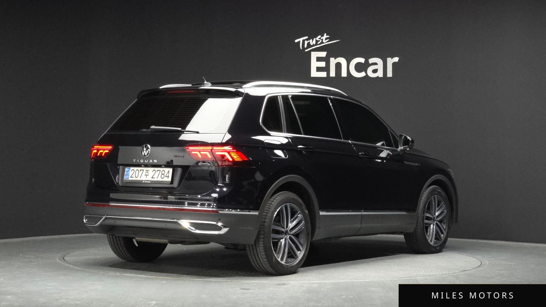 Volkswagen Tiguan 2023 — фото 1 из 12