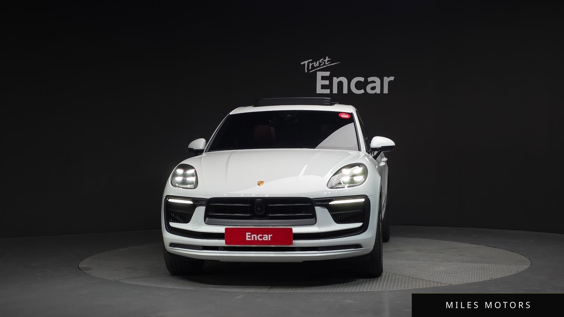Porsche Macan 2023 — миниатюра 3
