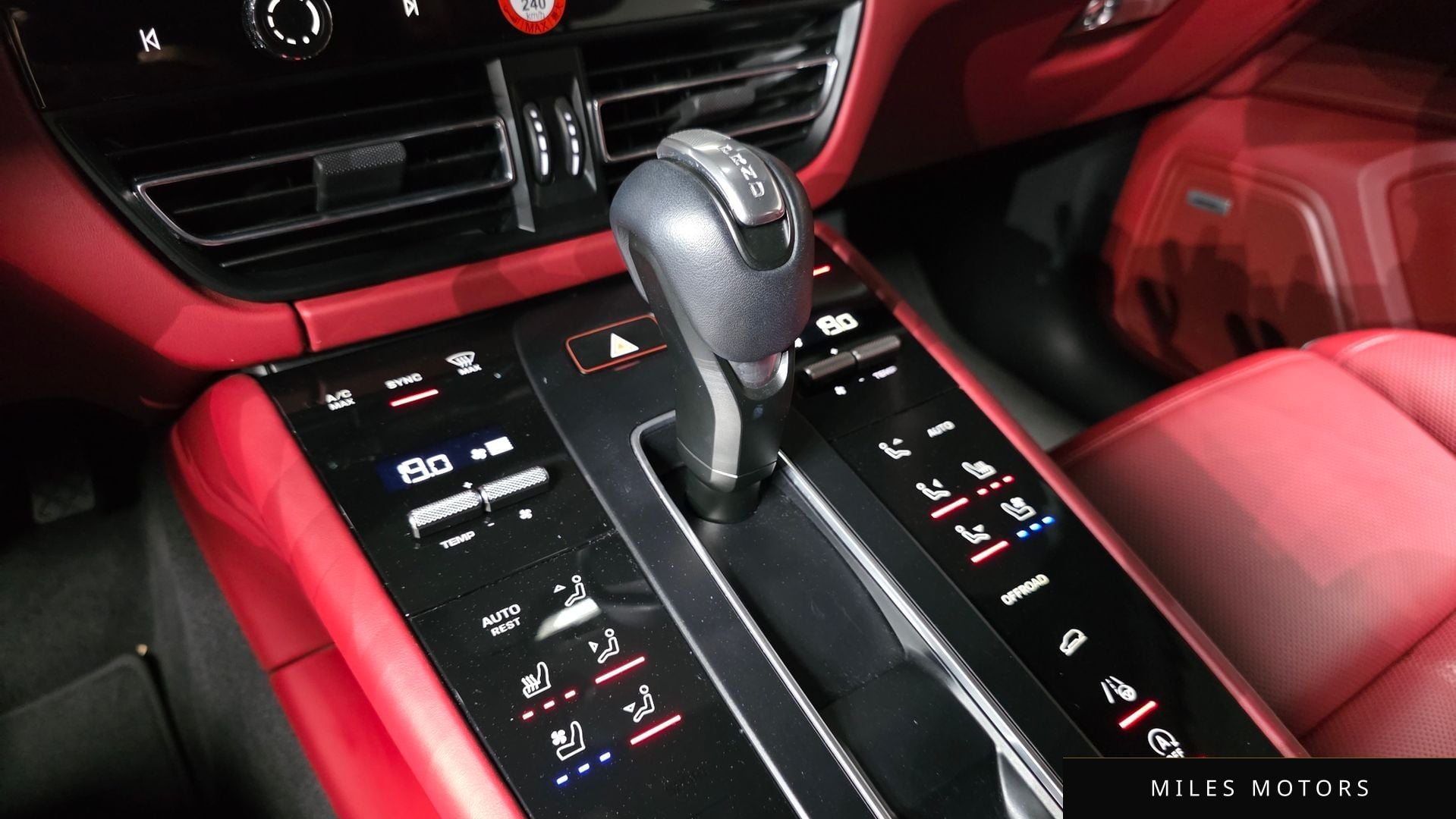 Porsche Macan 2023 — миниатюра 12