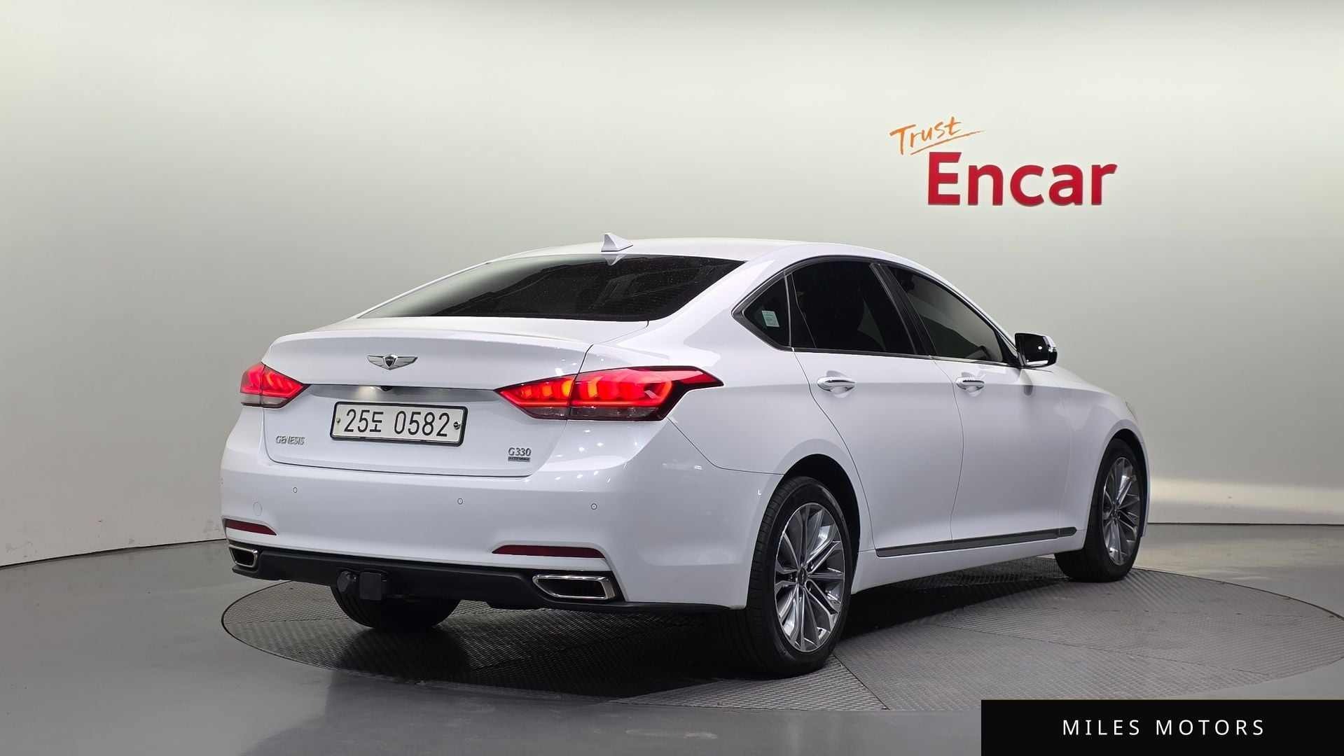 Hyundai Genesis 2016 — миниатюра 2