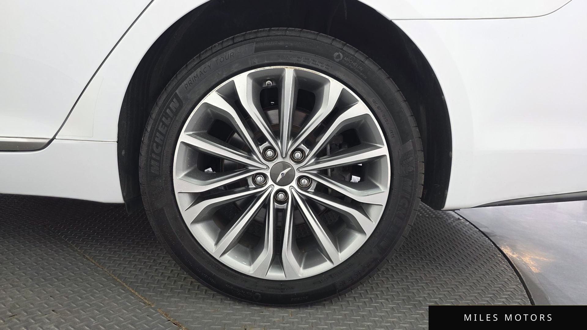 Hyundai Genesis 2016 — миниатюра 7