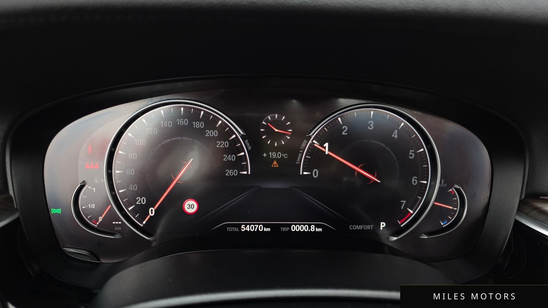 BMW 5 Series (G30) 2018 — миниатюра 10