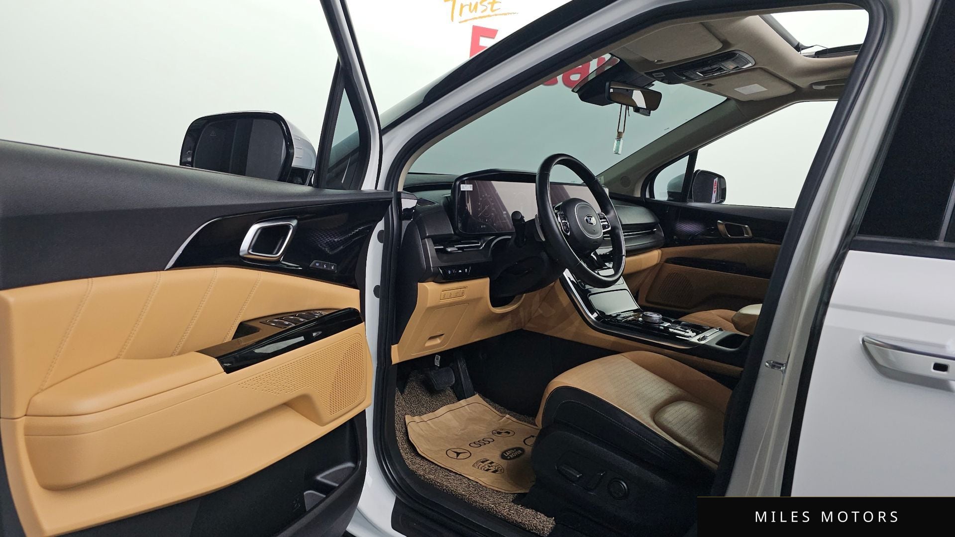 Kia Carnival 2021 — миниатюра 10