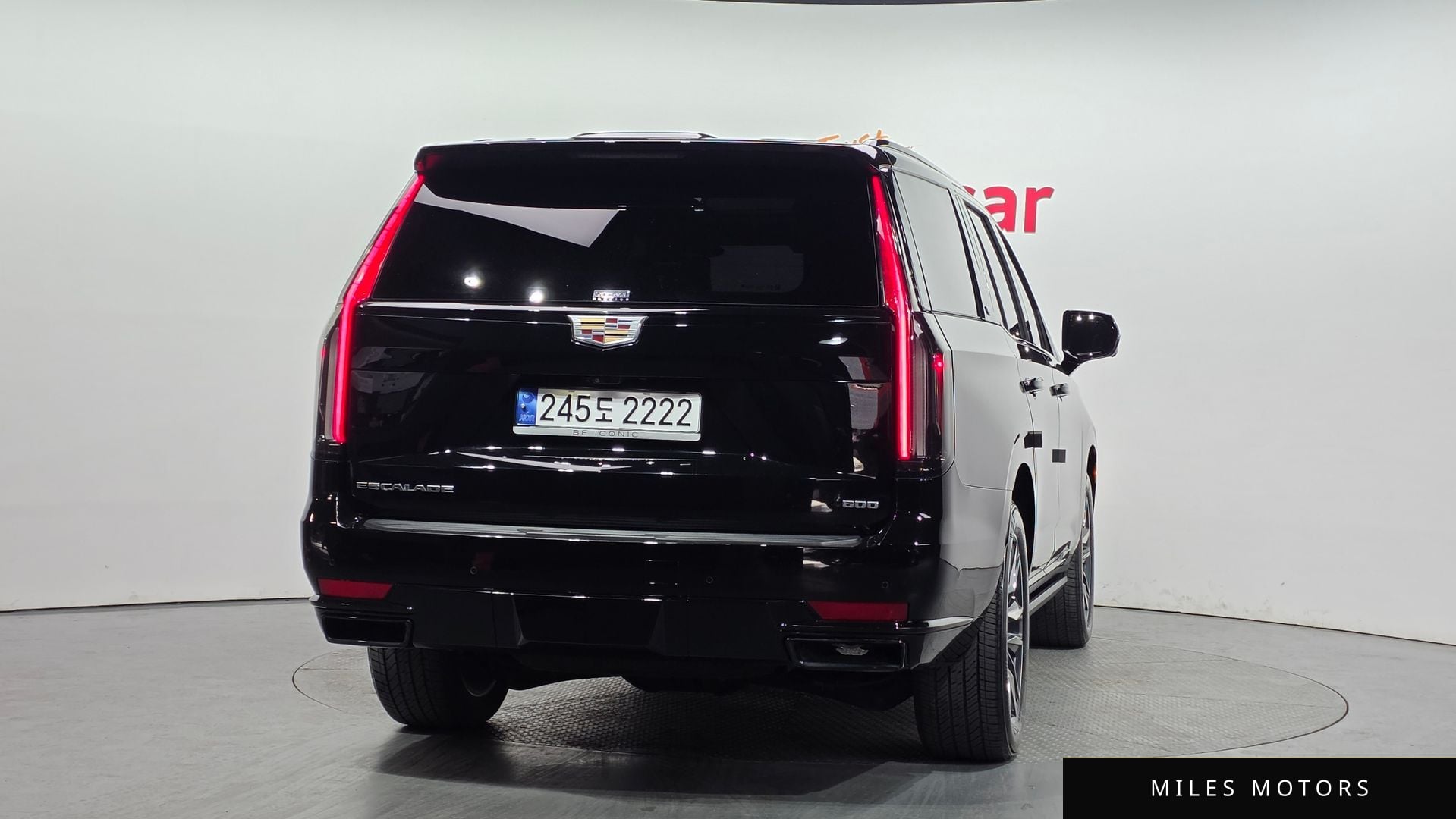Cadillac Escalade 2023 — миниатюра 3