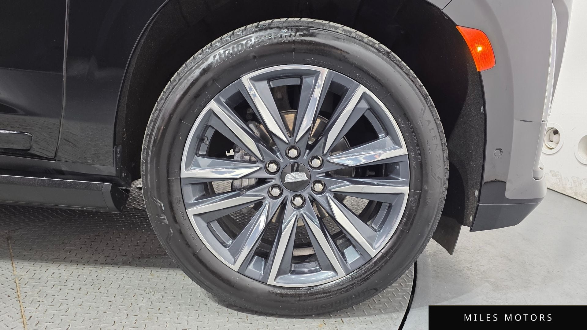 Cadillac Escalade 2023 — миниатюра 6