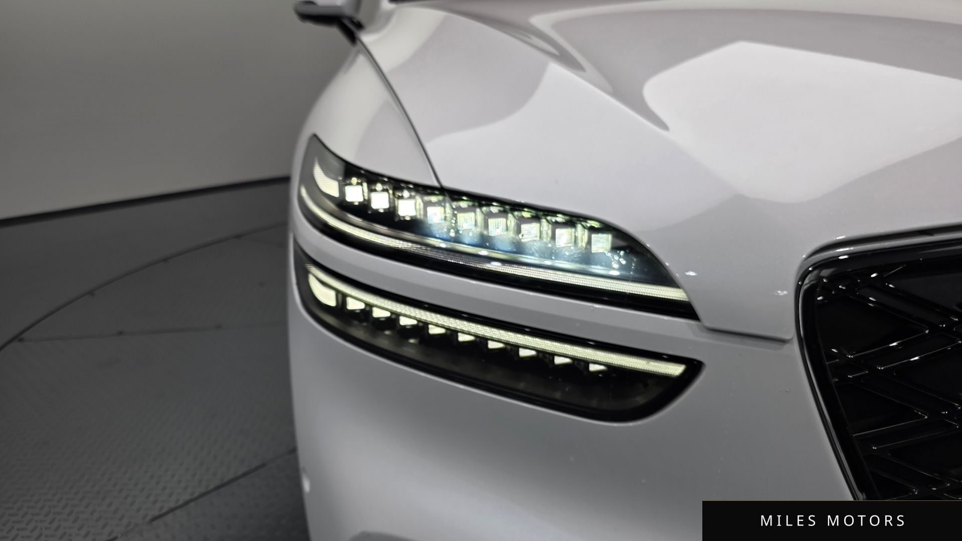 Genesis GV70 2025 — миниатюра 8