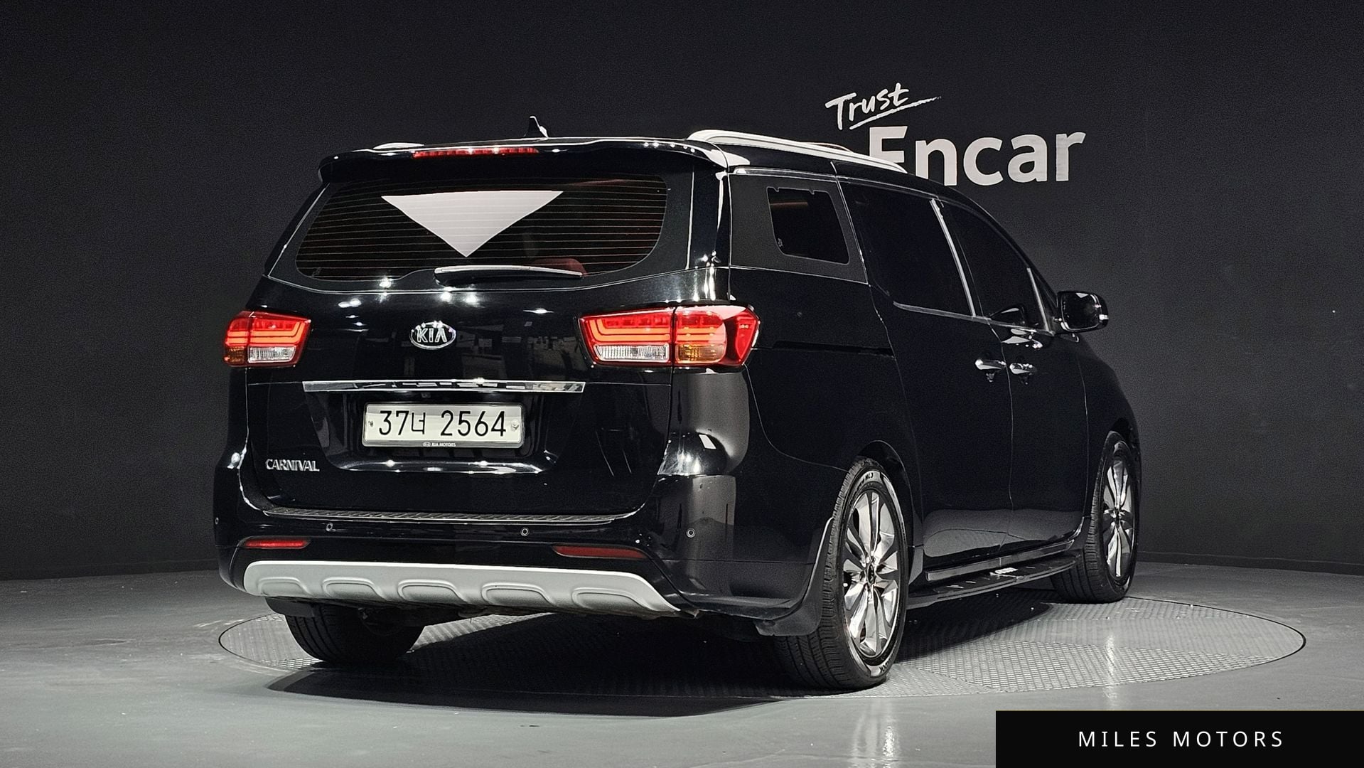 Kia Canival 2015 — миниатюра 2