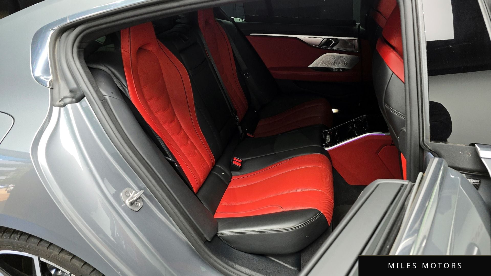 BMW 8 Series (G15) 2022 — миниатюра 12