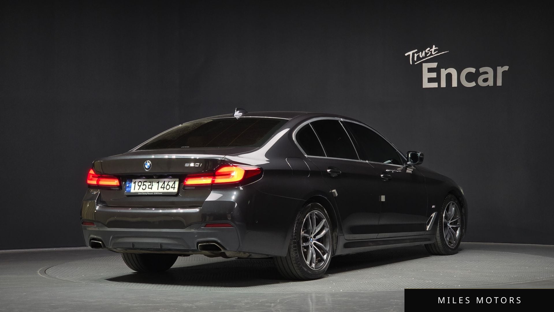 BMW 5 Series (G30) 2021 — миниатюра 2