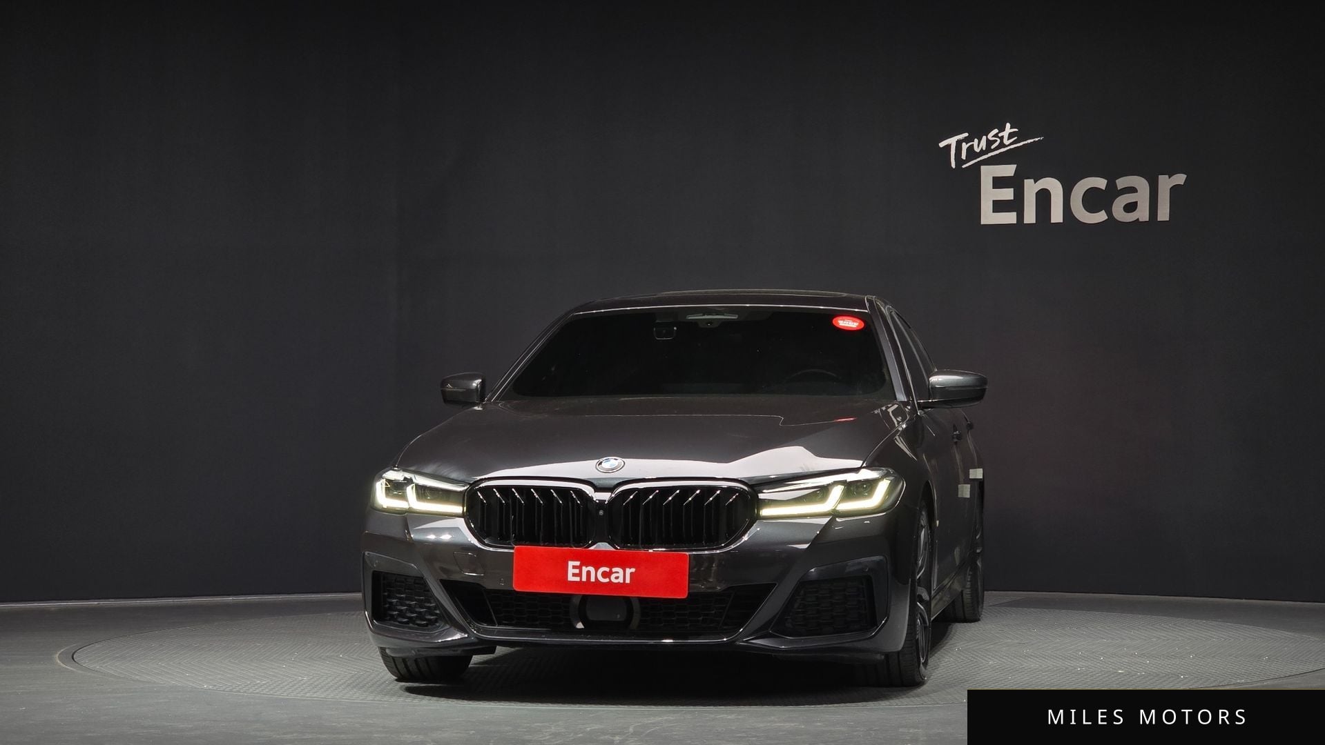 BMW 5 Series (G30) 2021 — миниатюра 3