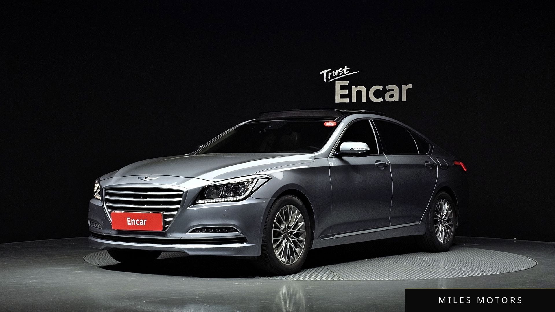 Hyundai Genesis 2014 — фото 1 из 12